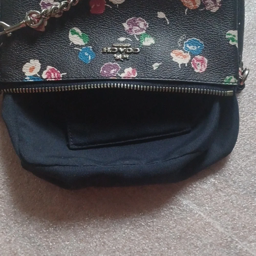 SOLD - COACH Large Wristlet 19 in Wildflower Print - Mini Purse - Picture 9 of 15